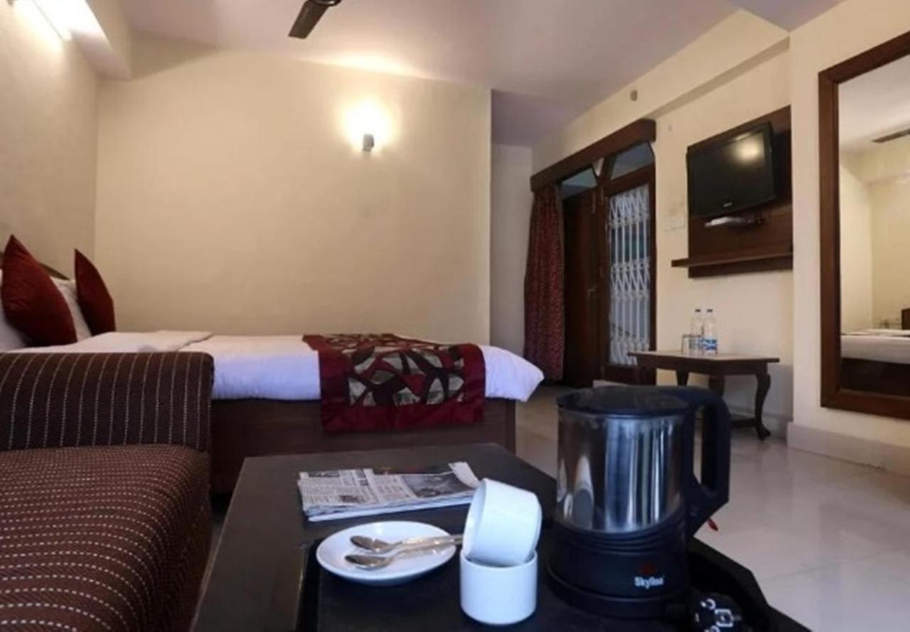 Moon Hotel Mallital, Near Nainital High Court Zewnętrze zdjęcie